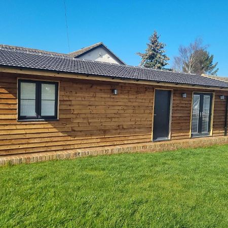 The Birch Lodge Located In Pegsdon Hexton Экстерьер фото